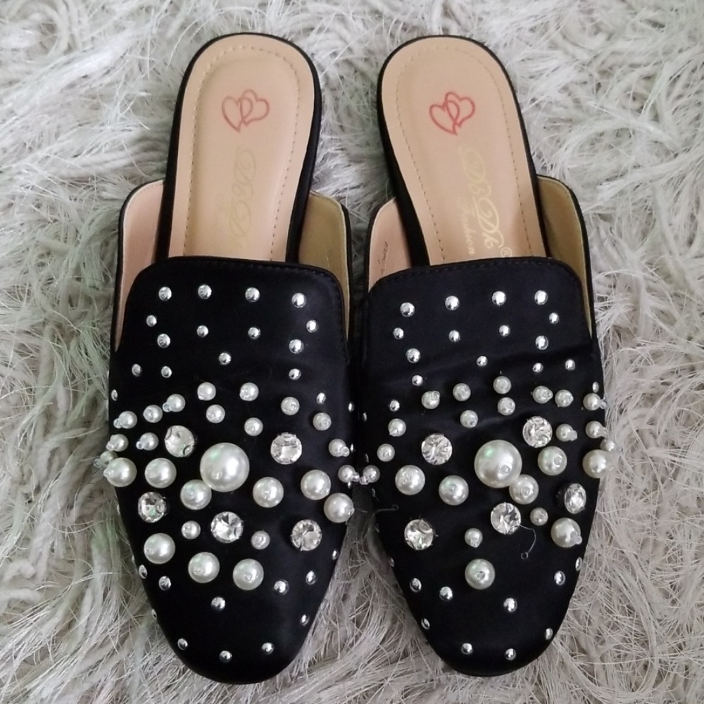 Black mules with pearls